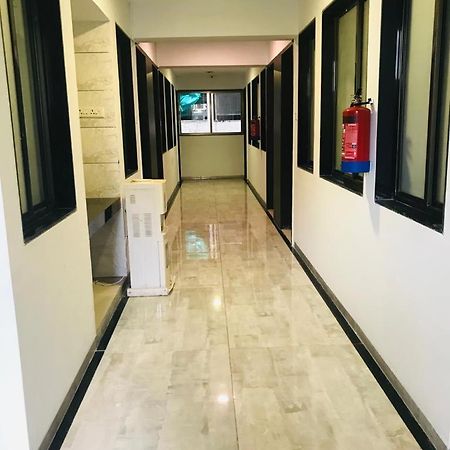 Hooliv 7 Avenues G Block Hotel Pune Eksteriør billede